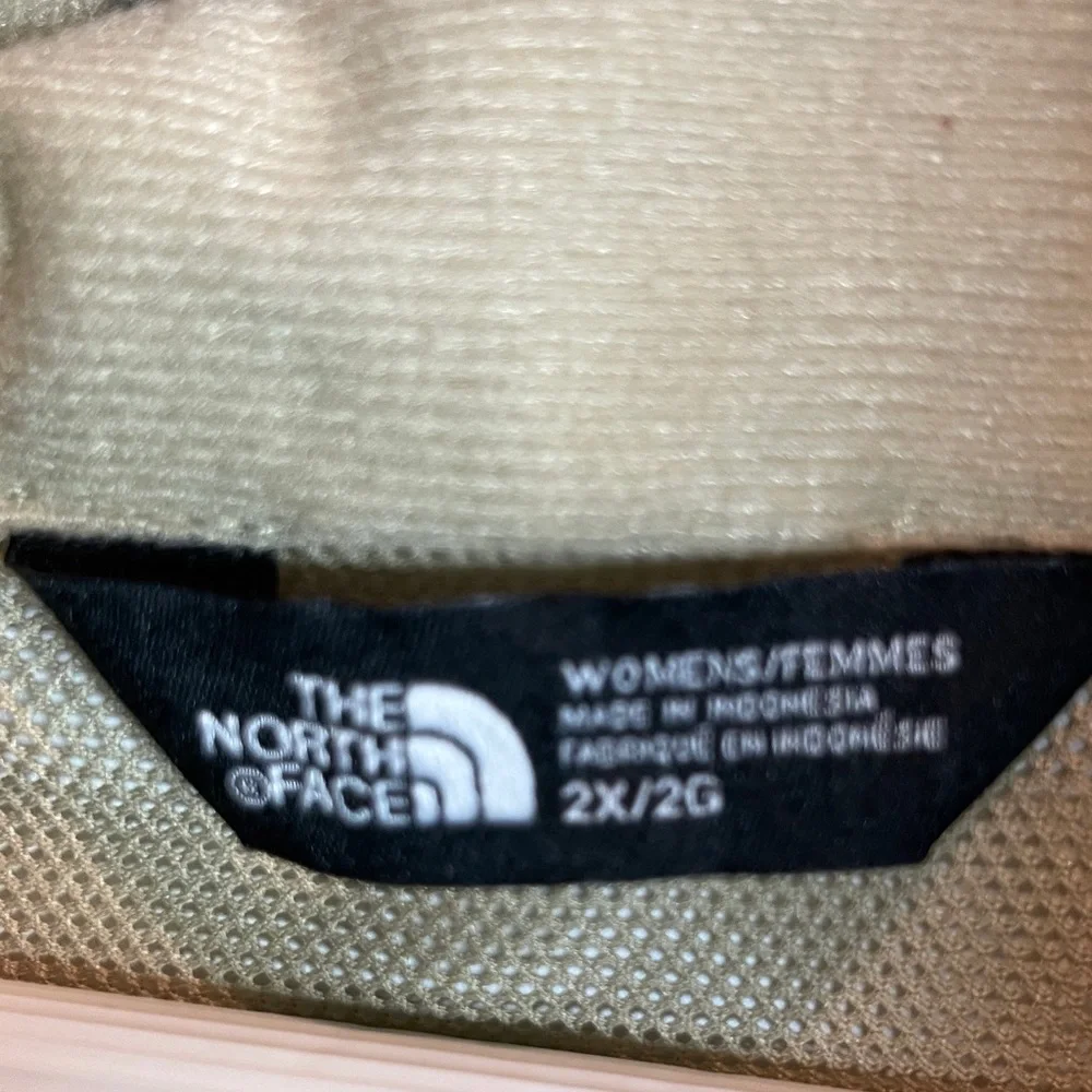 The North Face Khaki Windbreaker - Picture 11 of 11